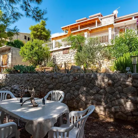 بيت للعطل Bb *