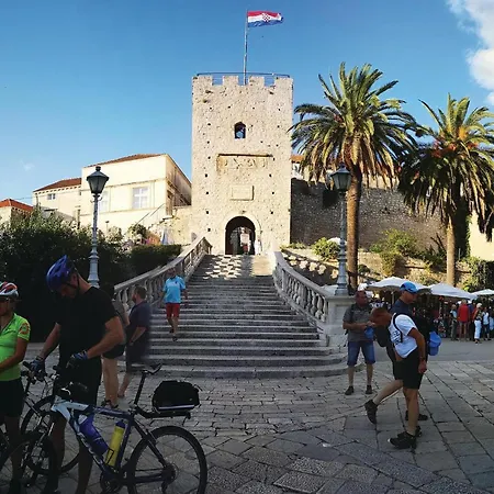 بيت للعطل Bb